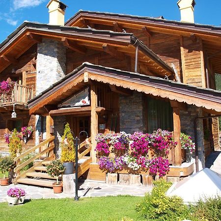 Hotel Letterario Locanda Collomb La Thuile Exterior foto