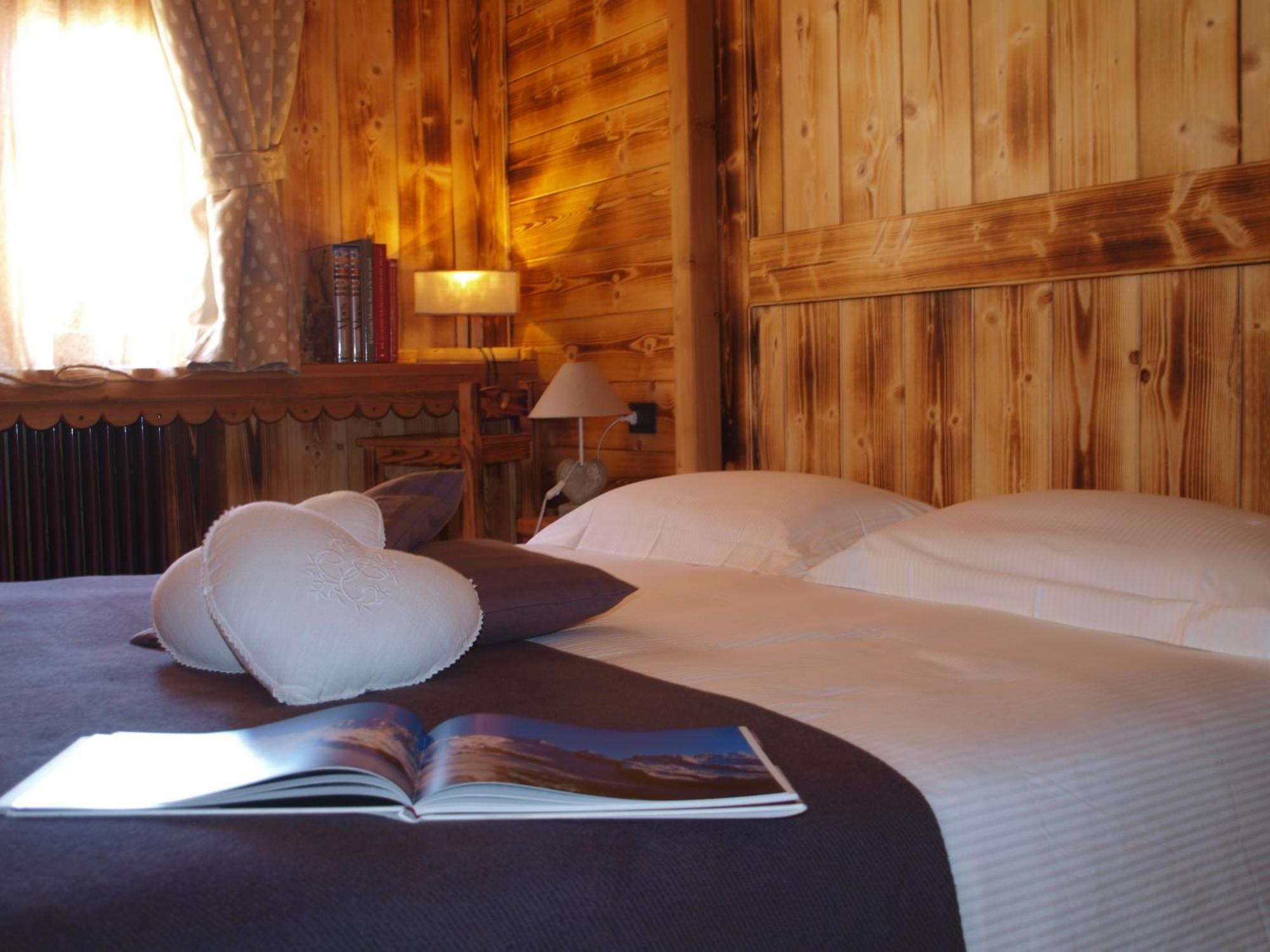 Hotel Letterario Locanda Collomb La Thuile Habitación foto