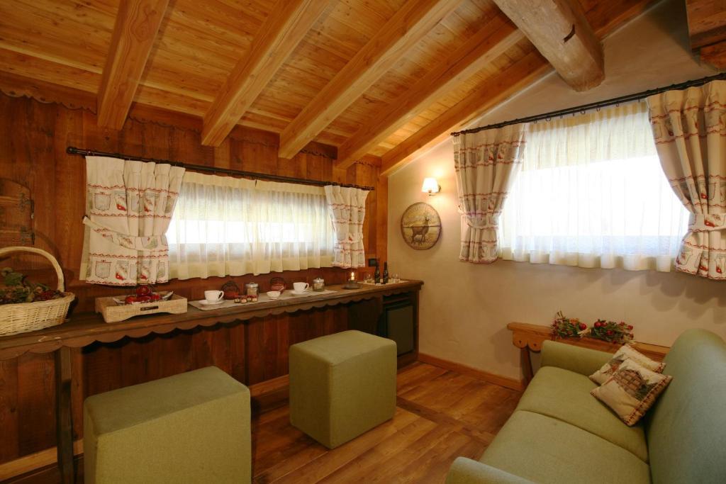 Hotel Letterario Locanda Collomb La Thuile Habitación foto